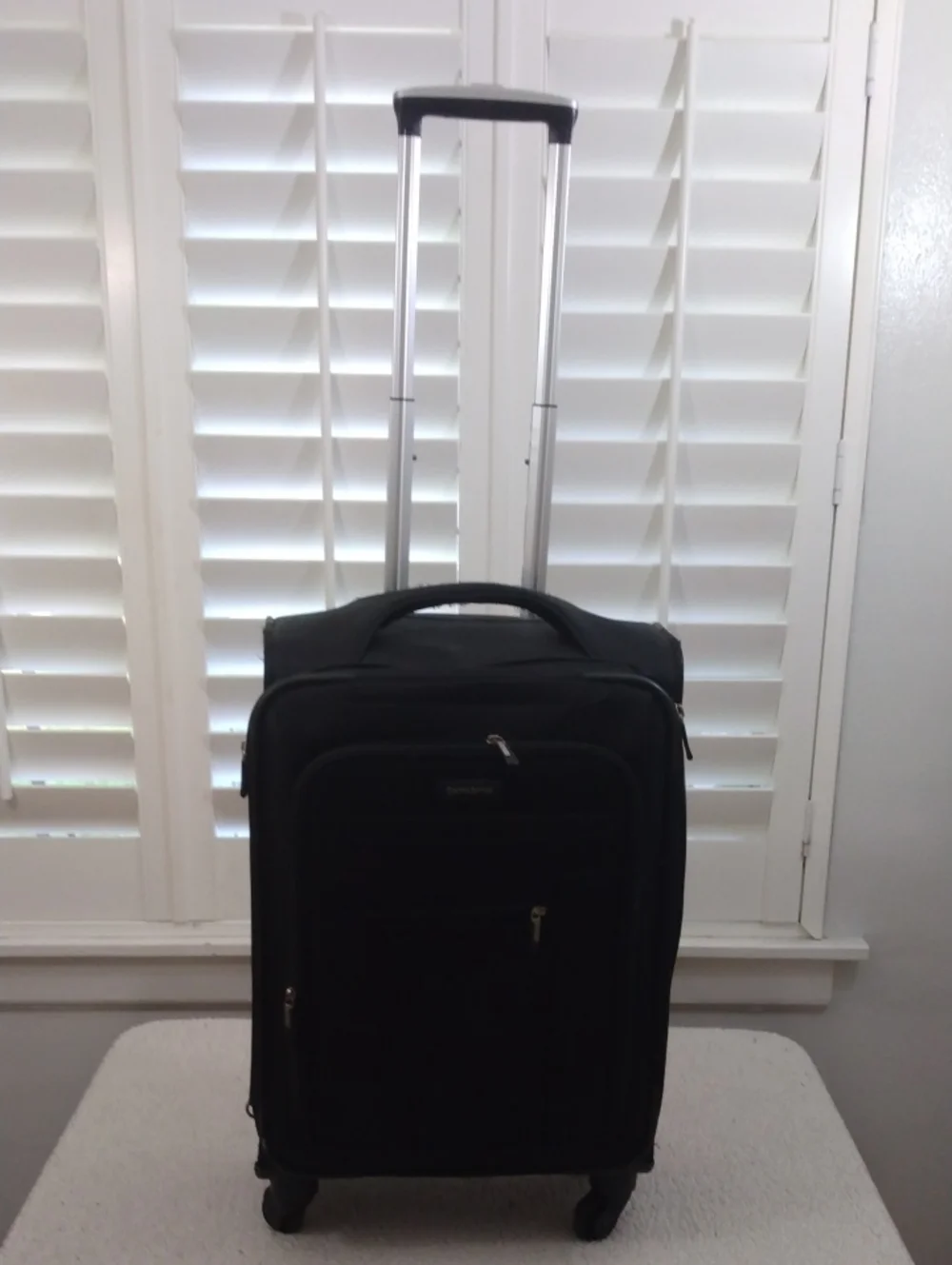 Samsonite Black Swivel Roller Carry On Suitcase